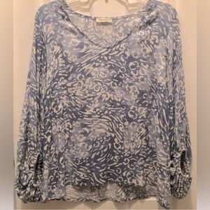 ee:some ladies tunic top size medium blue animal print ballon sleeves